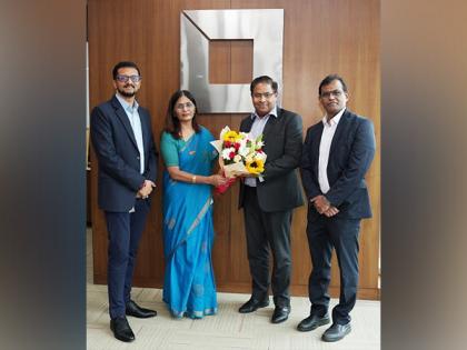 BSE Limited Felicitates HDFC Life Commemorating the Life Insurer's 25th Anniversary of Incorporation | BSE Limited Felicitates HDFC Life Commemorating the Life Insurer's 25th Anniversary of Incorporation