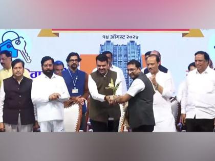 Maharashtra CM Devendra Fadnavis hands over keys to owners of BDD Chawl Redevelopment Project in Worli | Maharashtra CM Devendra Fadnavis hands over keys to owners of BDD Chawl Redevelopment Project in Worli