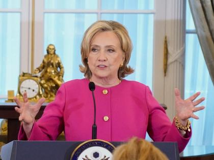 Hillary Clinton says she will nominate Trump for Nobel Peace Prize if he brokers peace deal between Russia, Ukraine | Hillary Clinton says she will nominate Trump for Nobel Peace Prize if he brokers peace deal between Russia, Ukraine