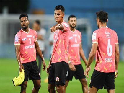 East Bengal and Mohun Bagan lock horns in Durand Cup Quarterfinals | East Bengal and Mohun Bagan lock horns in Durand Cup Quarterfinals