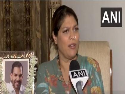 "My mother deserves respect," Sunjay Kapur's sister Mandhira alleges disrespect towards mother Rani Kapur | "My mother deserves respect," Sunjay Kapur's sister Mandhira alleges disrespect towards mother Rani Kapur "My mother deserves respect," Sunjay Kapur's sister Mandhira alleges disrespect towards mother Rani Kapur | "My mother deserves respect," Sunjay Kapur's sister Mandhira alleges disrespect towards mother Rani Kapur