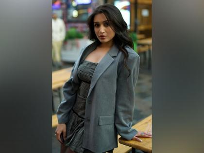"Where is the security?" 'Bigg Boss 13' fame Shefali Bagga after firing outside Elvish Yadav's home | "Where is the security?" 'Bigg Boss 13' fame Shefali Bagga after firing outside Elvish Yadav's home "Where is the security?" 'Bigg Boss 13' fame Shefali Bagga after firing outside Elvish Yadav's home | "Where is the security?" 'Bigg Boss 13' fame Shefali Bagga after firing outside Elvish Yadav's home