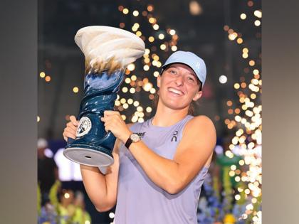 Swiatek downs Paolini to capture maiden Cincinnati Open title | Swiatek downs Paolini to capture maiden Cincinnati Open title