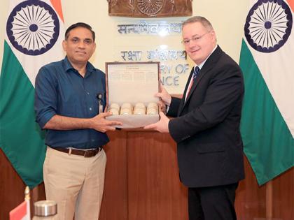 India-US officials discuss key issues of defence procurement, reaffirm commitment to partnership | India-US officials discuss key issues of defence procurement, reaffirm commitment to partnership