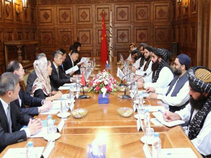 Chinese FM meets Afghan counterpart in Kabul after Delhi visit | Chinese FM meets Afghan counterpart in Kabul after Delhi visit