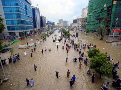 Pakistan: Heavy rains lash Karachi, death toll rises to eight | Pakistan: Heavy rains lash Karachi, death toll rises to eight