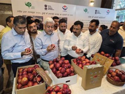 Commerce Secretary flags off 1st trial shipment of Garhwali apples from Dehradun to Dubai | Commerce Secretary flags off 1st trial shipment of Garhwali apples from Dehradun to Dubai