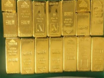 PIA staff involved in gold smuggling attempt, arrested | PIA staff involved in gold smuggling attempt, arrested PIA staff involved in gold smuggling attempt, arrested | PIA staff involved in gold smuggling attempt, arrested