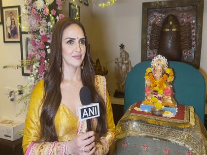 Esha Deol reveals how her daughters prepare dance performances for Ganesh Chaturthi, says "they are now as excited as I used to be" | Esha Deol reveals how her daughters prepare dance performances for Ganesh Chaturthi, says "they are now as excited as I used to be" Esha Deol reveals how her daughters prepare dance performances for Ganesh Chaturthi, says "they are now as excited as I used to be" | Esha Deol reveals how her daughters prepare dance performances for Ganesh Chaturthi, says "they are now as excited as I used to be"