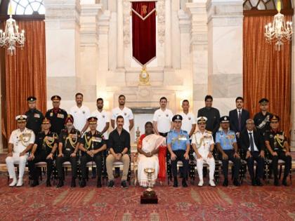 Durand Cup champions NorthEast United FC meet President Droupadi Murmu at Rashtrapati Bhavan | Durand Cup champions NorthEast United FC meet President Droupadi Murmu at Rashtrapati Bhavan Durand Cup champions NorthEast United FC meet President Droupadi Murmu at Rashtrapati Bhavan | Durand Cup champions NorthEast United FC meet President Droupadi Murmu at Rashtrapati Bhavan