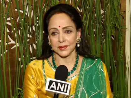 "Ganesh Utsav is about bringing people together," says veteran actor Hema Malini | "Ganesh Utsav is about bringing people together," says veteran actor Hema Malini "Ganesh Utsav is about bringing people together," says veteran actor Hema Malini | "Ganesh Utsav is about bringing people together," says veteran actor Hema Malini