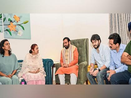 Haryana CM Nayab Singh Saini visits late Punjabi actor Jaswinder Bhalla's residence to offer condolences to grieving family | Haryana CM Nayab Singh Saini visits late Punjabi actor Jaswinder Bhalla's residence to offer condolences to grieving family Haryana CM Nayab Singh Saini visits late Punjabi actor Jaswinder Bhalla's residence to offer condolences to grieving family | Haryana CM Nayab Singh Saini visits late Punjabi actor Jaswinder Bhalla's residence to offer condolences to grieving family