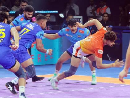 Aditya Shinde, Aslam Inamdar star as Puneri Paltan continue fine form with third-straight win, this time against Bengal Warriorz | Aditya Shinde, Aslam Inamdar star as Puneri Paltan continue fine form with third-straight win, this time against Bengal Warriorz Aditya Shinde, Aslam Inamdar star as Puneri Paltan continue fine form with third-straight win, this time against Bengal Warriorz | Aditya Shinde, Aslam Inamdar star as Puneri Paltan continue fine form with third-straight win, this time against Bengal Warriorz