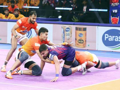 PKL: First-ever Golden Raid in history sees Ashu Malik seal thrilling win for Dabang Delhi K.C. against Puneri Paltan | PKL: First-ever Golden Raid in history sees Ashu Malik seal thrilling win for Dabang Delhi K.C. against Puneri Paltan
