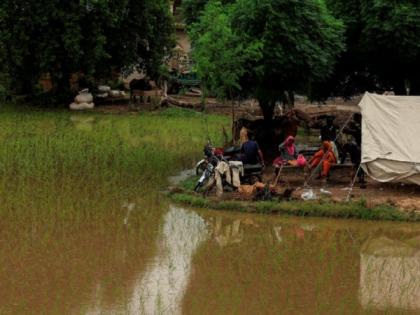 Aid pours in as floods wreck northern Pakistan | Aid pours in as floods wreck northern Pakistan