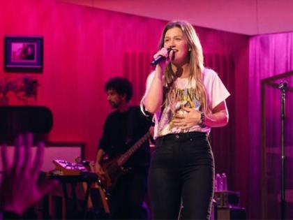 Kelly Clarkson reflects on her 'American Idol' win 23 years later | Kelly Clarkson reflects on her 'American Idol' win 23 years later Kelly Clarkson reflects on her 'American Idol' win 23 years later | Kelly Clarkson reflects on her 'American Idol' win 23 years later