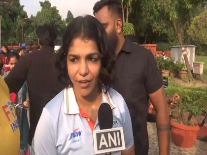 "Cycling is a great way to get fit": Sakshi Malik on 'Fit India: Sundays on Cycle' | "Cycling is a great way to get fit": Sakshi Malik on 'Fit India: Sundays on Cycle' "Cycling is a great way to get fit": Sakshi Malik on 'Fit India: Sundays on Cycle' | "Cycling is a great way to get fit": Sakshi Malik on 'Fit India: Sundays on Cycle'
