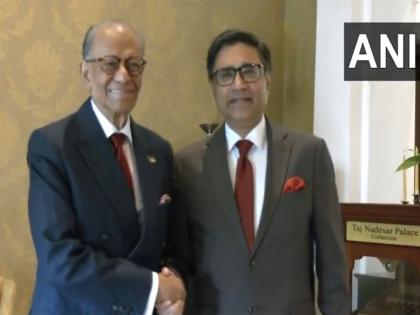 Varanasi: Mauritius PM Navinchandra Ramgoolam meets Foreign Secretary Vikram Misri | Varanasi: Mauritius PM Navinchandra Ramgoolam meets Foreign Secretary Vikram Misri Varanasi: Mauritius PM Navinchandra Ramgoolam meets Foreign Secretary Vikram Misri | Varanasi: Mauritius PM Navinchandra Ramgoolam meets Foreign Secretary Vikram Misri