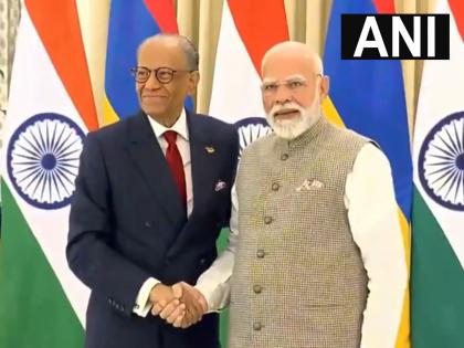 PM Modi meets Mauritius PM Ramgoolam in Varanasi | PM Modi meets Mauritius PM Ramgoolam in Varanasi PM Modi meets Mauritius PM Ramgoolam in Varanasi | PM Modi meets Mauritius PM Ramgoolam in Varanasi