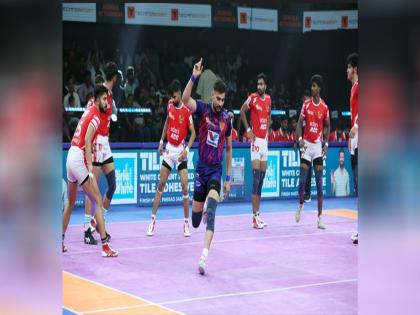 PKL: Dabang Delhi reign supreme over Gujarat Giants | PKL: Dabang Delhi reign supreme over Gujarat Giants PKL: Dabang Delhi reign supreme over Gujarat Giants | PKL: Dabang Delhi reign supreme over Gujarat Giants