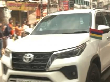 Mauritius PM Ramgoolam visits Kashi Vishwanath Temple in Varanasi; set for grand welcome at Ayodhya | Mauritius PM Ramgoolam visits Kashi Vishwanath Temple in Varanasi; set for grand welcome at Ayodhya