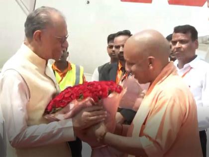 Mauritius PM Navinchandra Ramgoolam arrives in Ayodhya, received by CM Yogi Adityanath | Mauritius PM Navinchandra Ramgoolam arrives in Ayodhya, received by CM Yogi Adityanath