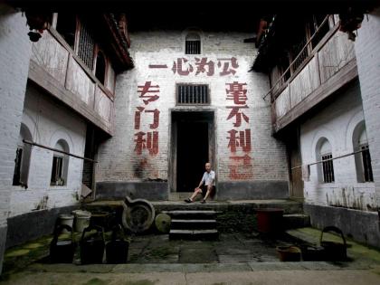 Hong Kong artist sentenced again for Chinese 'freedom' graffiti | Hong Kong artist sentenced again for Chinese 'freedom' graffiti