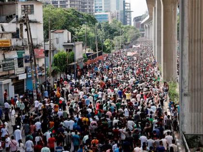 Demonstrators throw eggs on Bangladesh interim govt Adviser's car in London | Demonstrators throw eggs on Bangladesh interim govt Adviser's car in London Demonstrators throw eggs on Bangladesh interim govt Adviser's car in London | Demonstrators throw eggs on Bangladesh interim govt Adviser's car in London