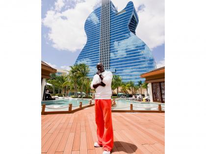 Singer Akon's wife files for divorce days before 29th wedding anniversary | Singer Akon's wife files for divorce days before 29th wedding anniversary Singer Akon's wife files for divorce days before 29th wedding anniversary | Singer Akon's wife files for divorce days before 29th wedding anniversary