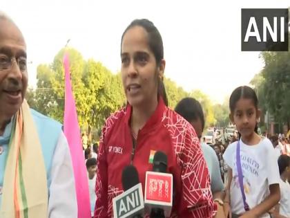 Youth turns up in large numbers as Saina Nehwal lead marathon in Delhi | Youth turns up in large numbers as Saina Nehwal lead marathon in Delhi