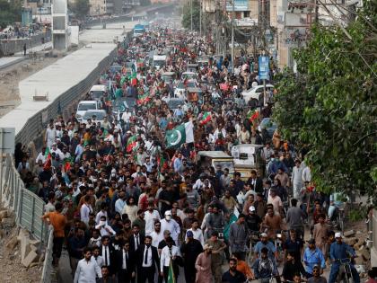 Pakistan: Govt inaction turns Karakoram highway into protest hotspot | Pakistan: Govt inaction turns Karakoram highway into protest hotspot Pakistan: Govt inaction turns Karakoram highway into protest hotspot | Pakistan: Govt inaction turns Karakoram highway into protest hotspot