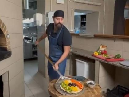 Italian Chef Valentino Rahim celebrates PM Modi's 75th birthday with tricolour millet pizza in Rome | Italian Chef Valentino Rahim celebrates PM Modi's 75th birthday with tricolour millet pizza in Rome