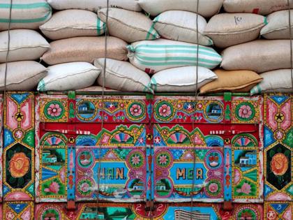 Pakistan: Punjab's wheat movement ban sparks flour crisis, provinces protest | Pakistan: Punjab's wheat movement ban sparks flour crisis, provinces protest