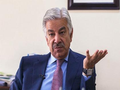 Pak Defence minister Khawaja Asif gives contradictory statements on availability of Pak nukes for Saudi Arabia | Pak Defence minister Khawaja Asif gives contradictory statements on availability of Pak nukes for Saudi Arabia