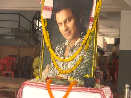 Fans gather at singer Zubeen Garg's residence in Guwahati to mourn his demise | Fans gather at singer Zubeen Garg's residence in Guwahati to mourn his demise