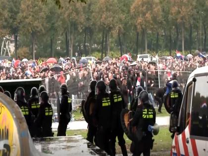 Violence erupts at anti-immigration protest in Netherlands | Violence erupts at anti-immigration protest in Netherlands
