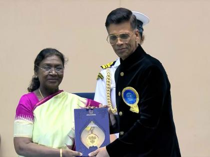 Karan Johar receives National Film Award for 'Rocky Aur Rani Kii Prem Kahaani' | Karan Johar receives National Film Award for 'Rocky Aur Rani Kii Prem Kahaani'
