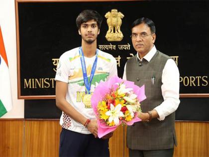Mansukh Mandaviya felicitates India's historic medal winners at speed skating World Championships 2025 | Mansukh Mandaviya felicitates India's historic medal winners at speed skating World Championships 2025