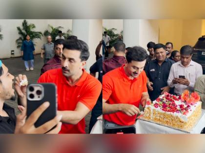 Ranbir Kapoor celebrates 43rd birthday with paps, cuts cake on his special day | Ranbir Kapoor celebrates 43rd birthday with paps, cuts cake on his special day