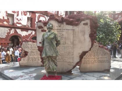 Durga Puja 2025: Kolkata's Suruchi Sangha pandal pays tribute to Bengal's freedom fighters | Durga Puja 2025: Kolkata's Suruchi Sangha pandal pays tribute to Bengal's freedom fighters