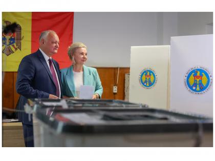 Moldova votes in crucial election as leaders warn of Russian interference | Moldova votes in crucial election as leaders warn of Russian interference