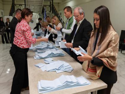 Pro-EU party in Moldova takes lead in polls | Pro-EU party in Moldova takes lead in polls