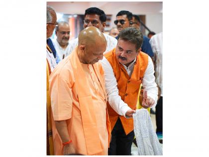 Uttar Pradesh CM Yogi Adityanath Ji Visits Ada Studio to Celebrate Chikankari Heritage | Uttar Pradesh CM Yogi Adityanath Ji Visits Ada Studio to Celebrate Chikankari Heritage