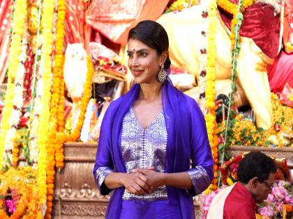 Priyanka Chopra celebrates Durga Puja at Mumbai pandal | Priyanka Chopra celebrates Durga Puja at Mumbai pandal