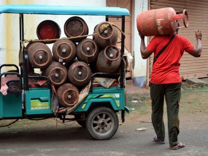 Commercial LPG cylinder prices hiked by Rs 15.50, no change in domestic rates | Commercial LPG cylinder prices hiked by Rs 15.50, no change in domestic rates Commercial LPG cylinder prices hiked by Rs 15.50, no change in domestic rates | Commercial LPG cylinder prices hiked by Rs 15.50, no change in domestic rates