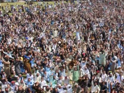 Thousands turn up to attend funeral of people killed in PoJK protests | Thousands turn up to attend funeral of people killed in PoJK protests