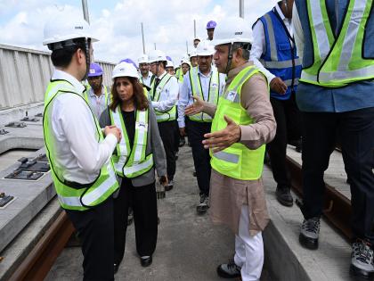 Gujarat: Railway Minister Vaishnaw and Japan's Minister Nakano inpects bullet train stretch in Surat | Gujarat: Railway Minister Vaishnaw and Japan's Minister Nakano inpects bullet train stretch in Surat