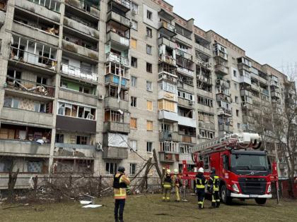 Russian strike hits passenger train in Ukraine's Sumy region, casualties reported | Russian strike hits passenger train in Ukraine's Sumy region, casualties reported