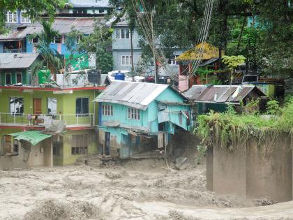 Bhutan's Tala Dam overflow sparks flood alert in Bengal, NDRF on "highest alert" | Bhutan's Tala Dam overflow sparks flood alert in Bengal, NDRF on "highest alert"