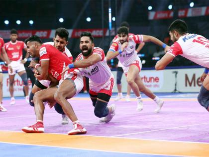 PKL 12: Rakesh's career-best game helps Gujarat Giants secure win over UP Yoddhas | PKL 12: Rakesh's career-best game helps Gujarat Giants secure win over UP Yoddhas PKL 12: Rakesh's career-best game helps Gujarat Giants secure win over UP Yoddhas | PKL 12: Rakesh's career-best game helps Gujarat Giants secure win over UP Yoddhas